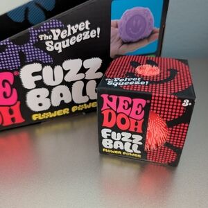 Nee Doh "Flower Power" Fuzz Ball - Orange
